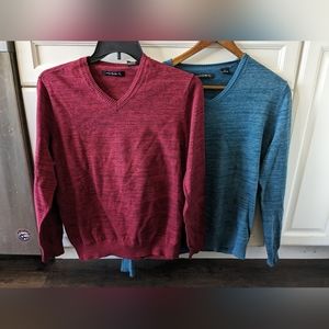 Nice pair of Axist mens sweaters one is new size medium